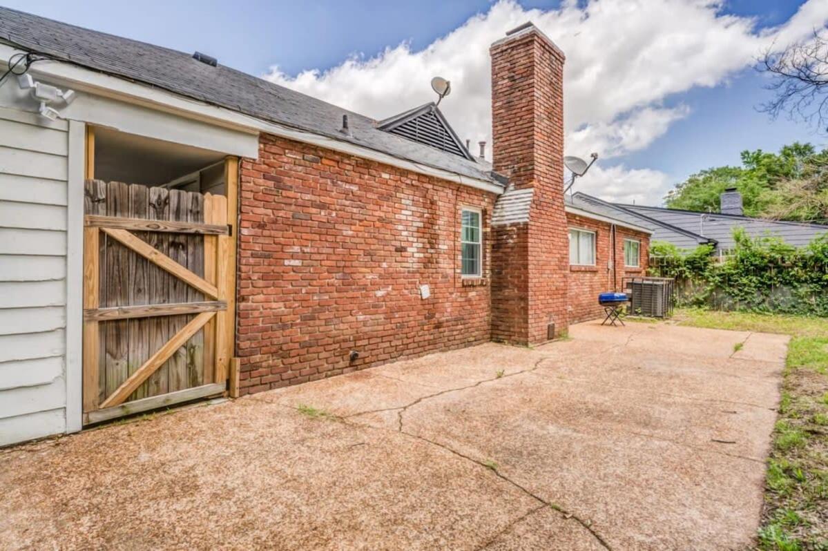 Fenced Yard Centrally Located-Parkway Village Pad Memphis Exterior foto